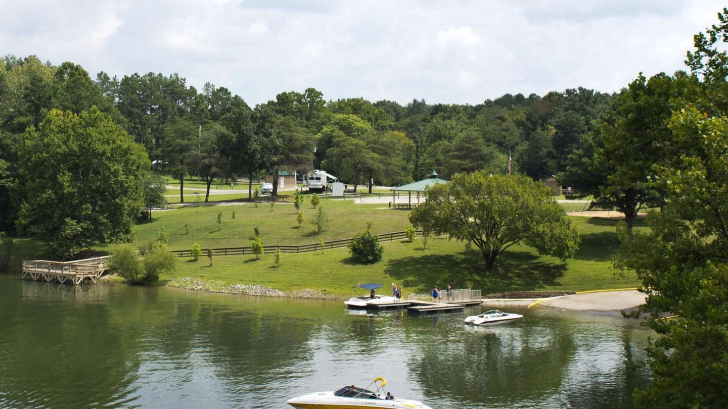 Dog Creek Boat Ramp and Fishing pier adjacent to the Campground