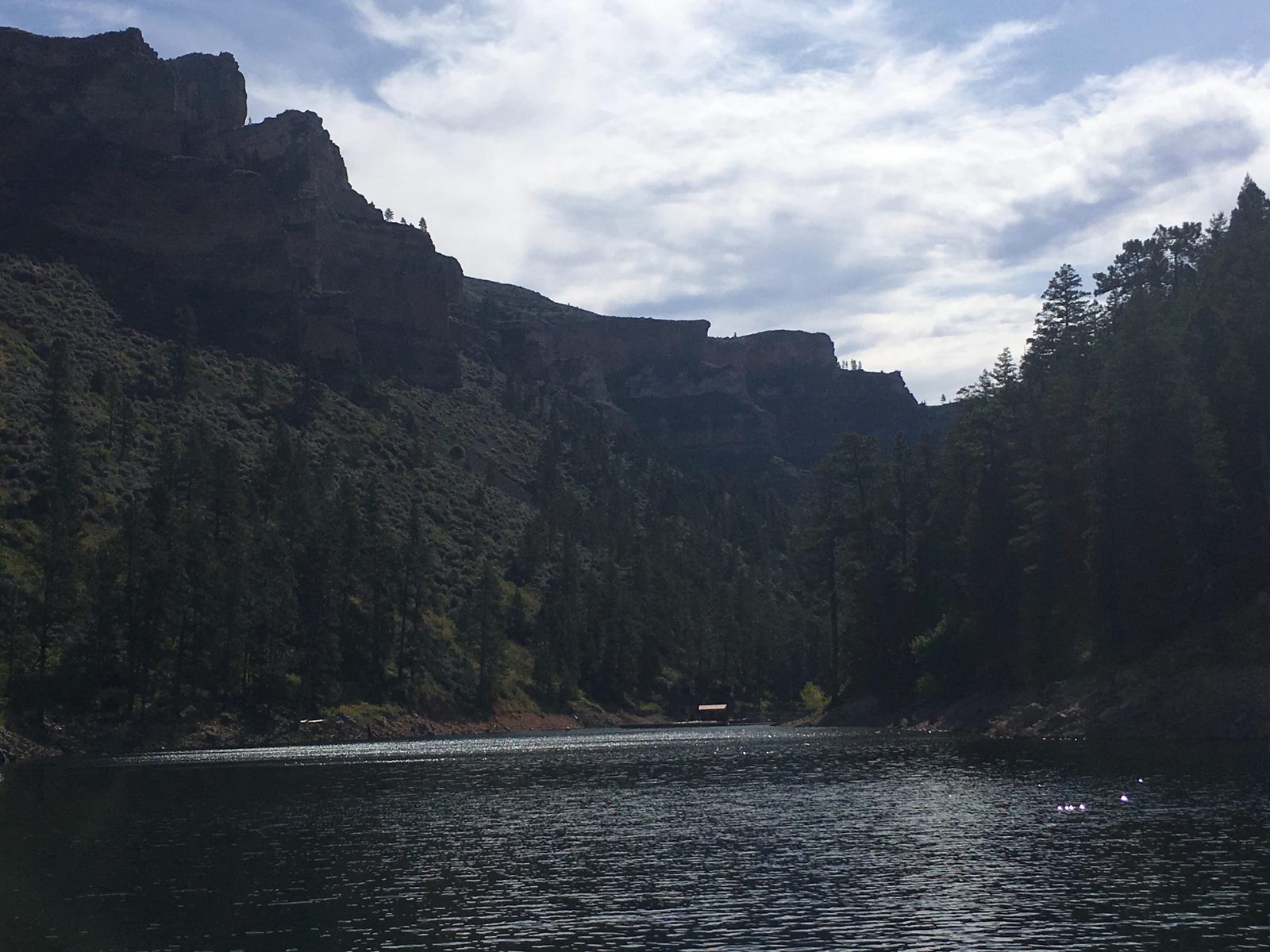 Black Canyon dock system and floating comfort station