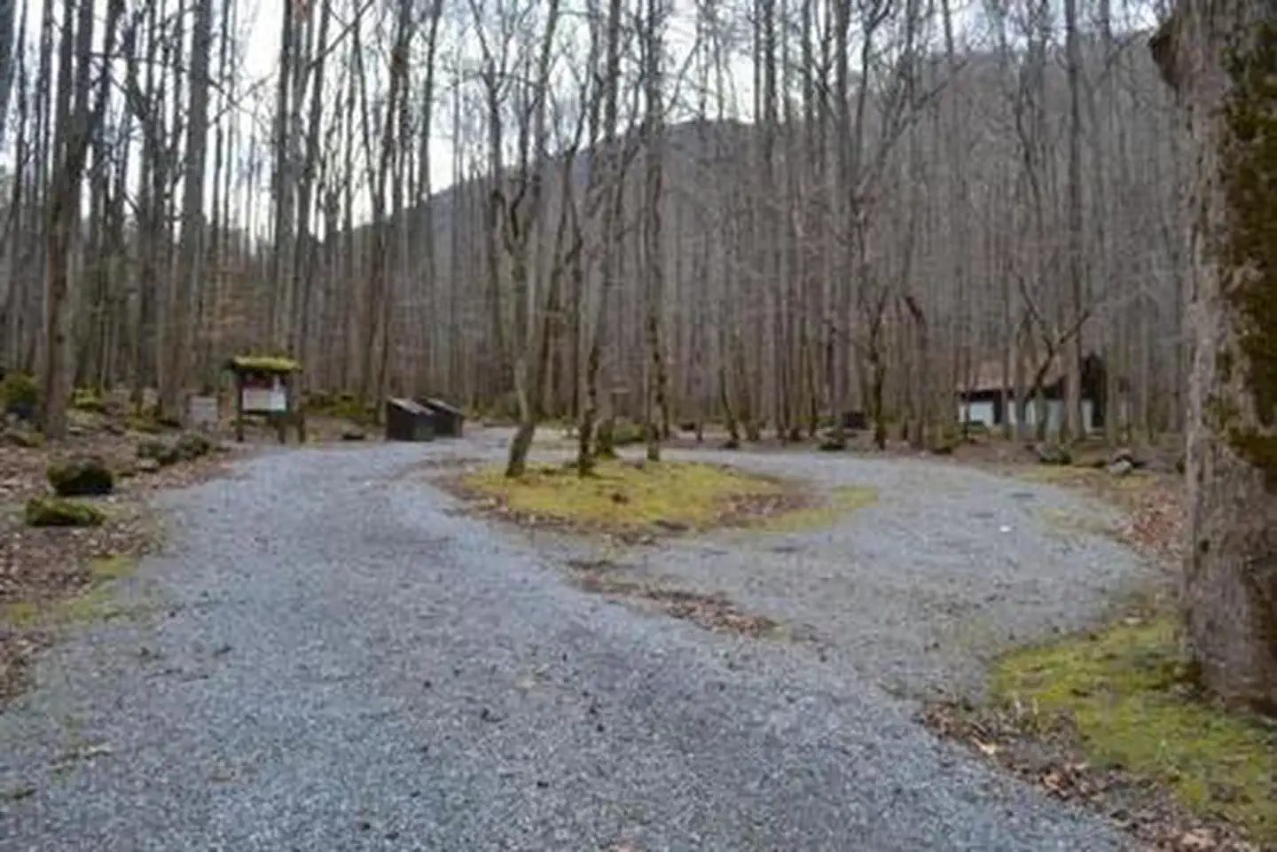 First loop turnaround prior to reaching the campground and restroom parking area