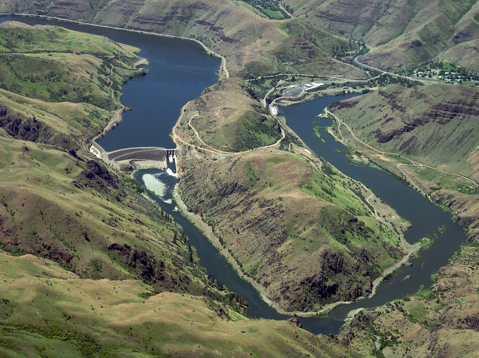 Oxbow Dam on the Snake River in Hells Canyon, next to Copperfield Park