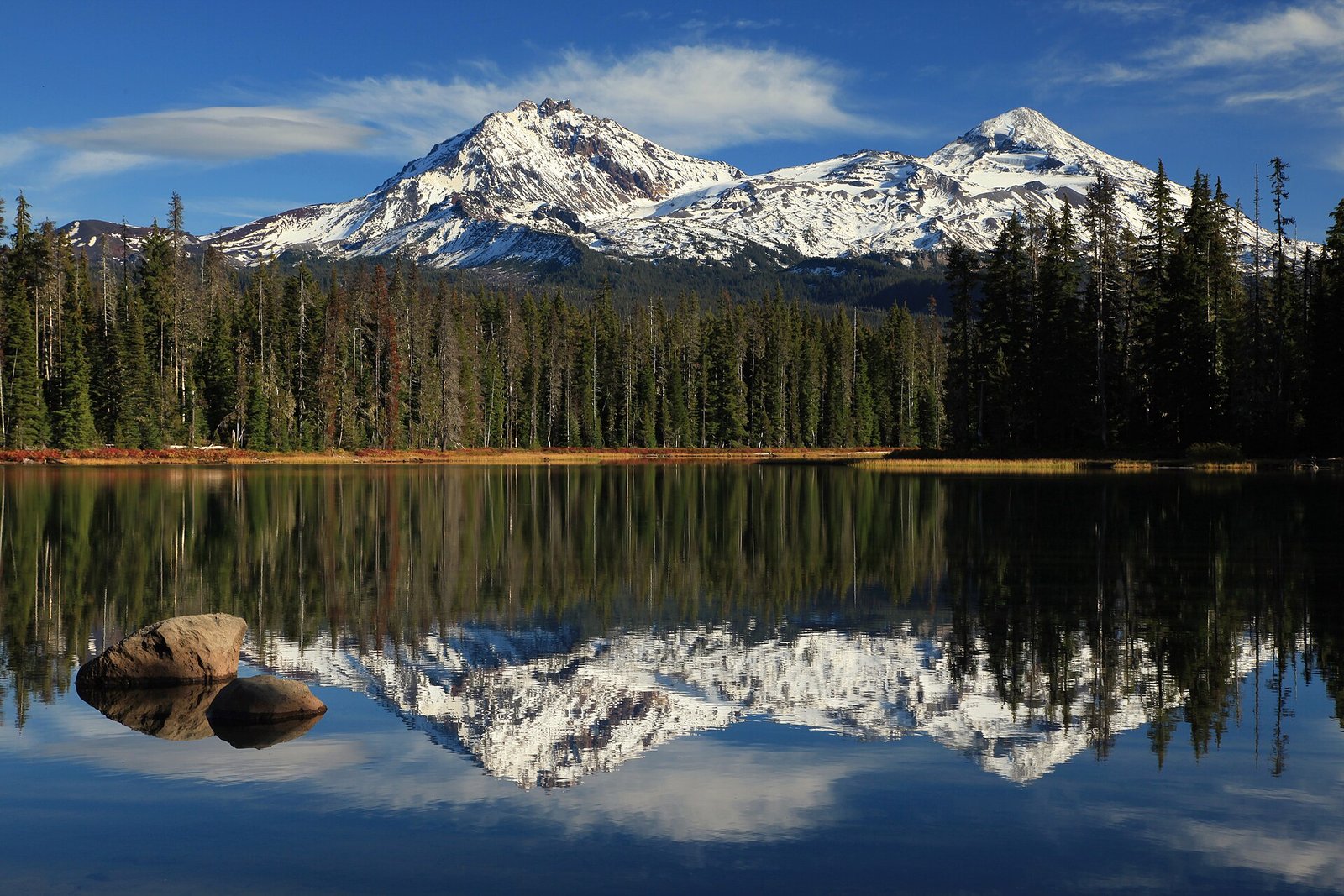 Scott Lake and the Three Sisters in autumn