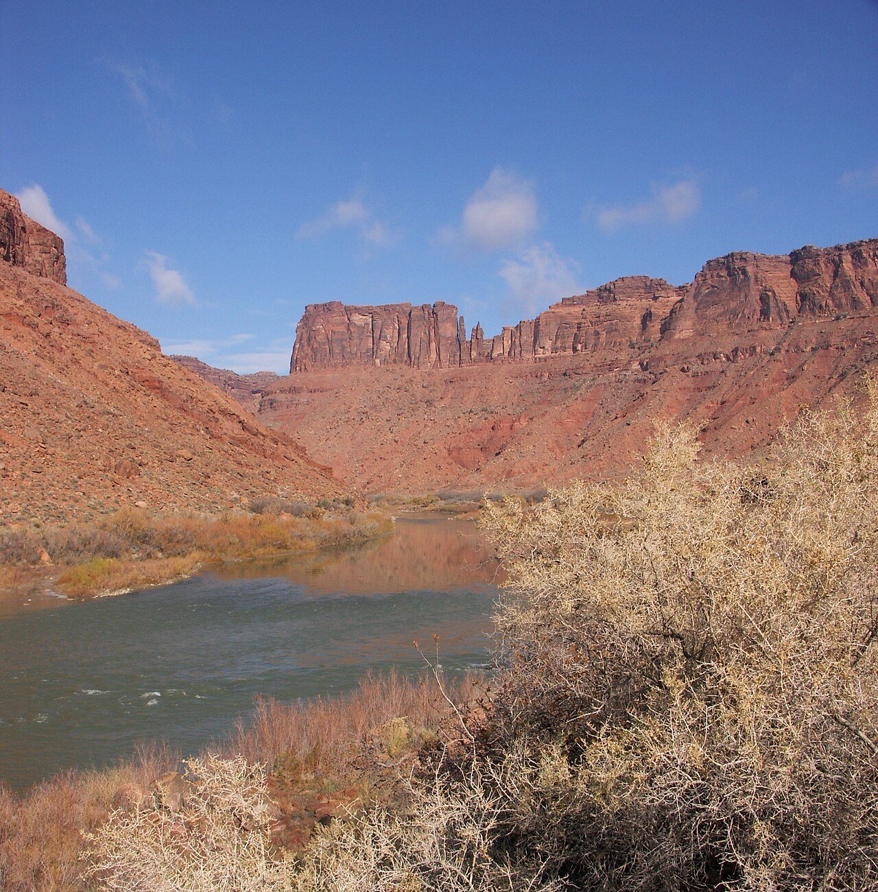 The Colorado River in its red rock canyon near Hal Canyon Campground