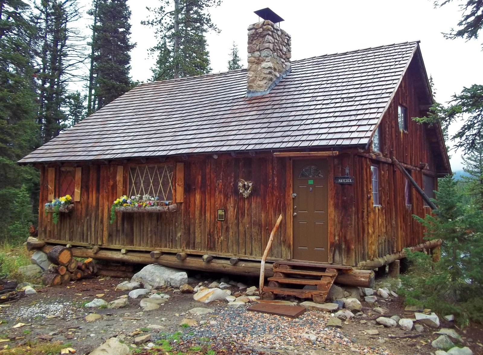 The historic John Maycock Cabin near Trial Lake