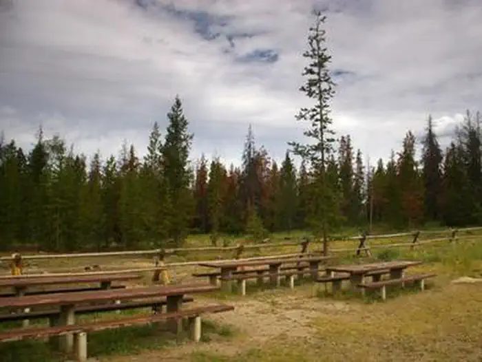 picnic table setup