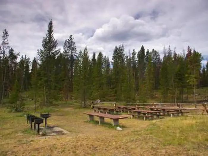 tables and grills available in group site